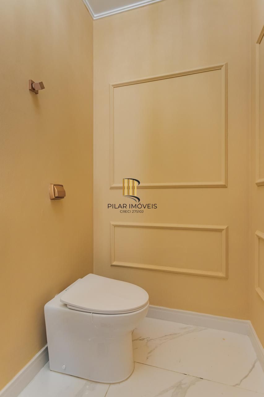 Casa de 3 dormitórios á venda no Jardim Lindóia em Porto Alegre