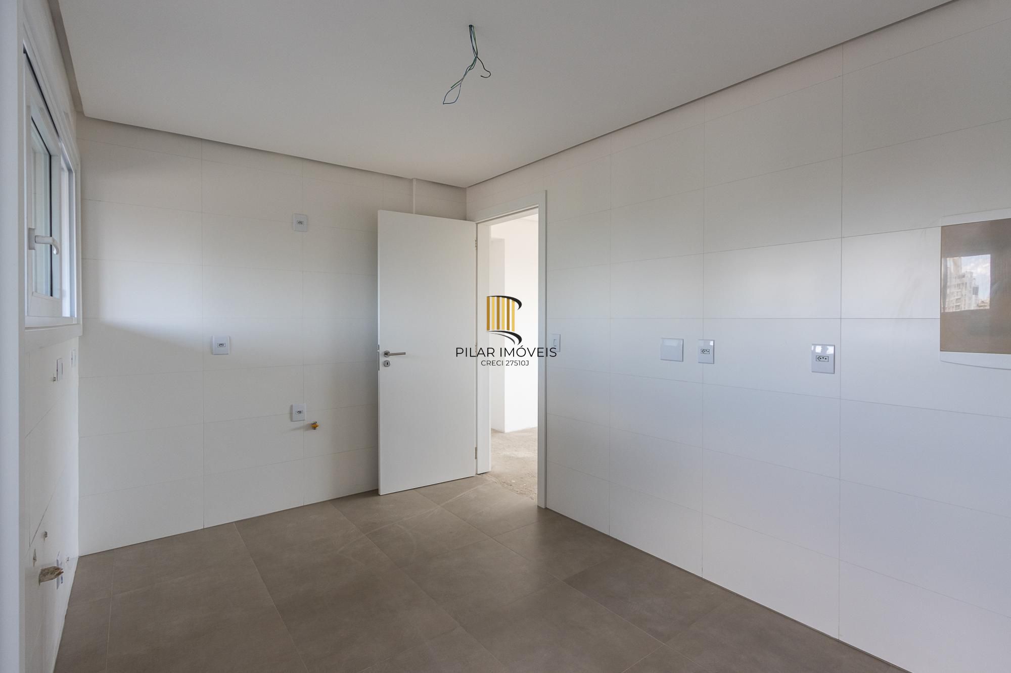 Apartamento de 3 dormitórios, 3 suítes, e 4 vagas, no bairro Jardim Lindoia