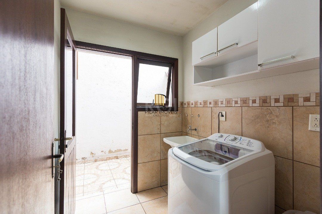 Casa de Condomínio 3 dormitórios no bairro Hípica