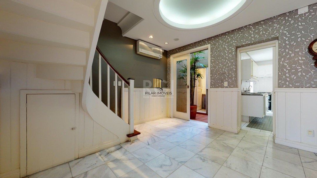 Casa para Venda - 130m², 3 dormitórios, sendo 1 suites, Cidade Baixa