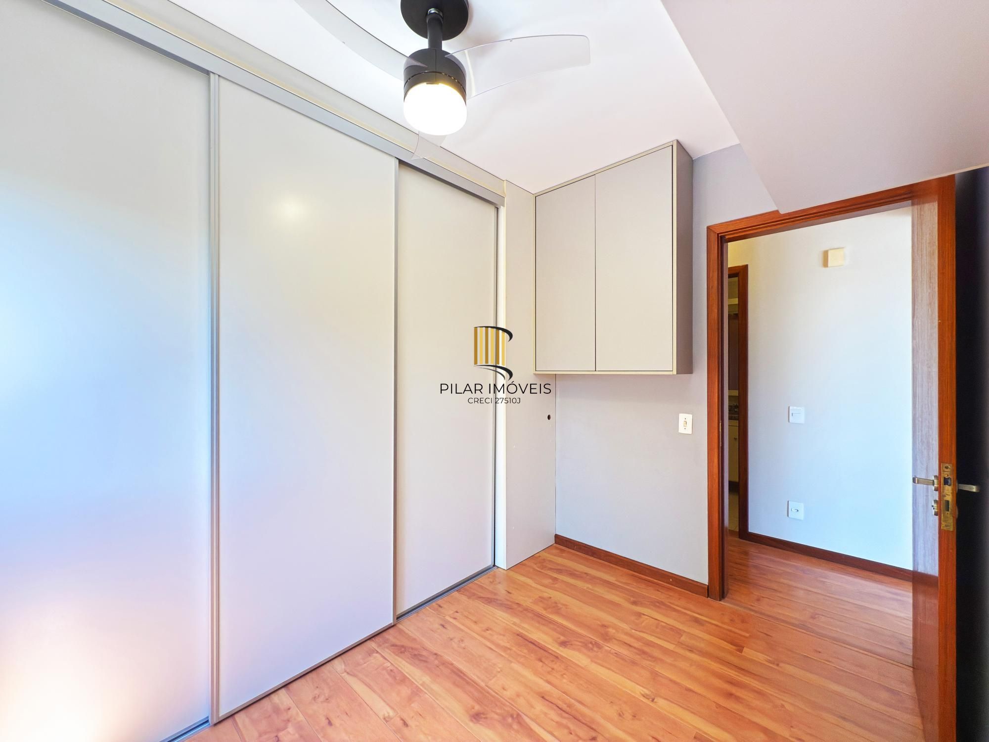 Apartamento desocupado, 2 quartos (1 suite), 2 vagas - Bairro Tristeza