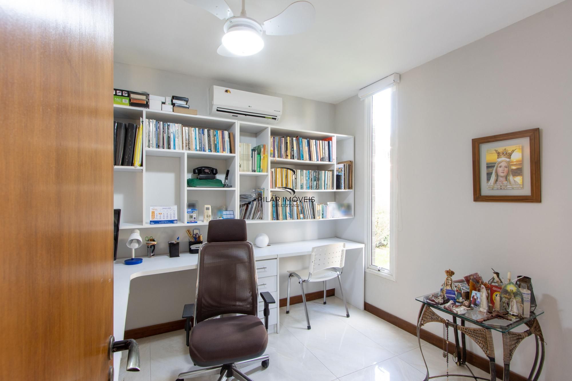 Casa 4 dormitórios com elevador