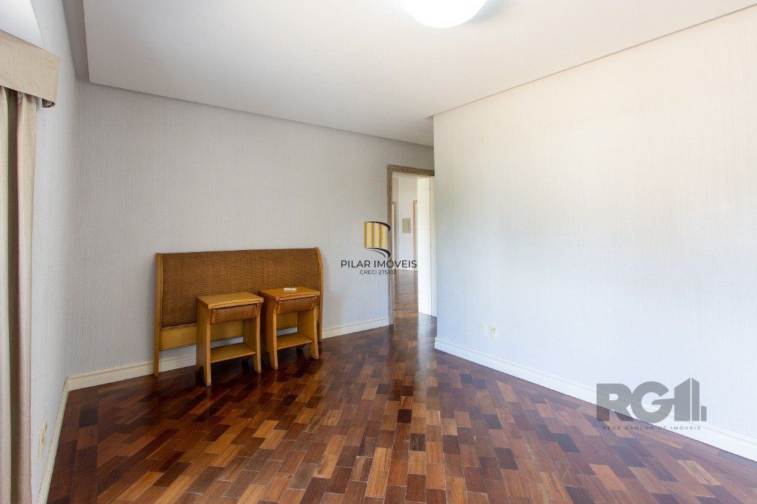 Casa de Condomínio 4 dormitórios no bairro Chapéu do Sol