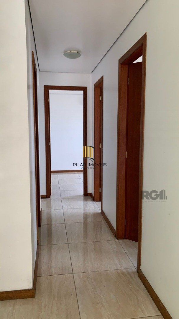 AMPLA CASA COM PRAIA PRIVATIVA NA ZONA SUL DE POA
