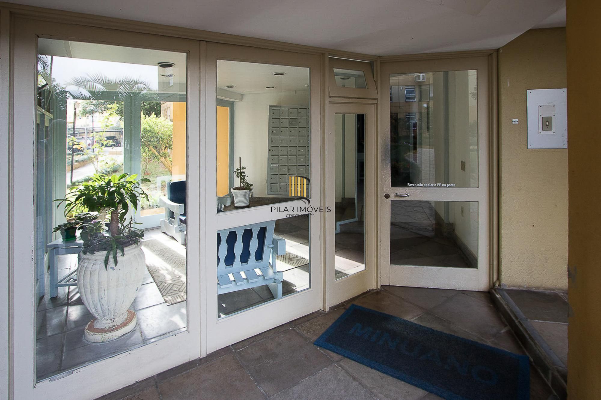 APARTAMENTO 2 DORMITÓRIOS, REFORMADO - BAIRRO TRISTEZA