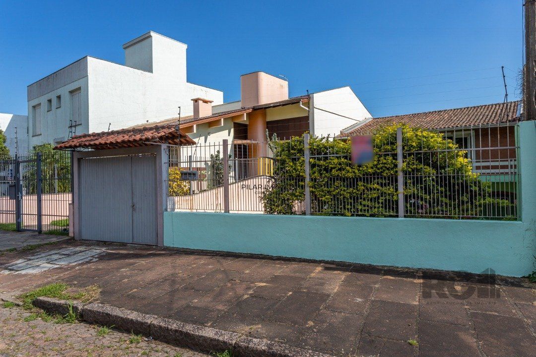 Casa com 3 Quartos à Venda, 293 m² por R$ 650.000