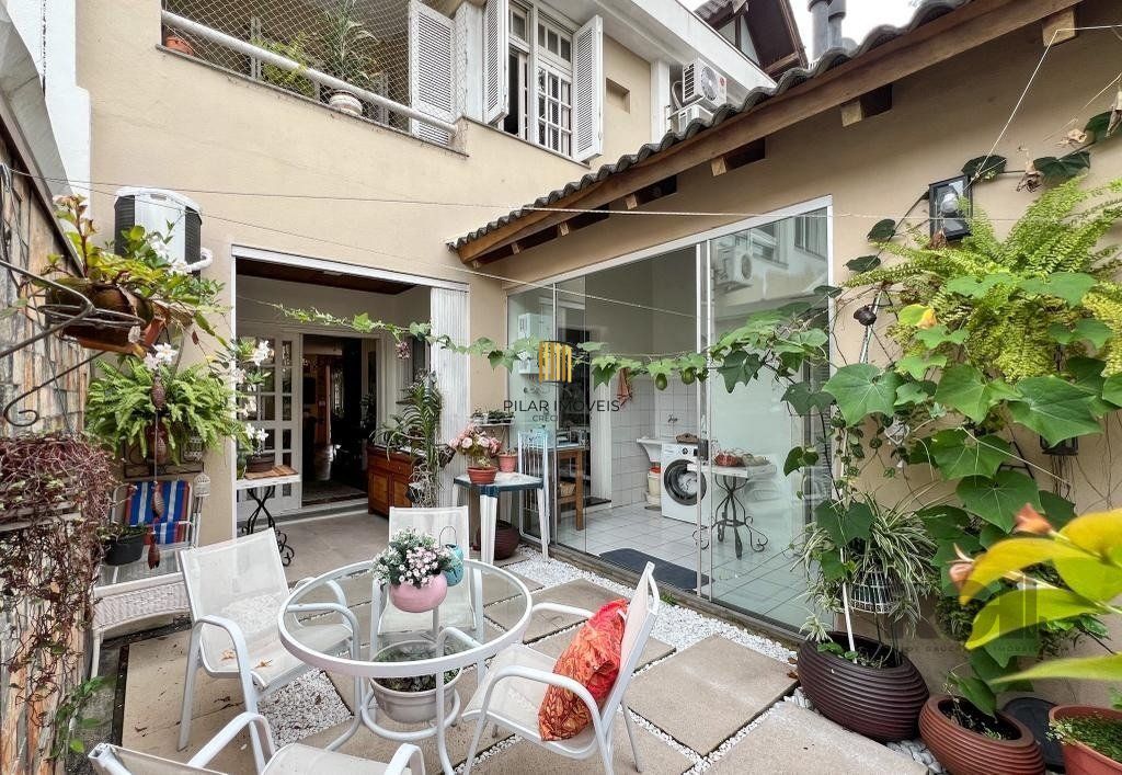 Excelente casa em condomínio no Bairro Tristeza - Ao lado do Shopping Paseo