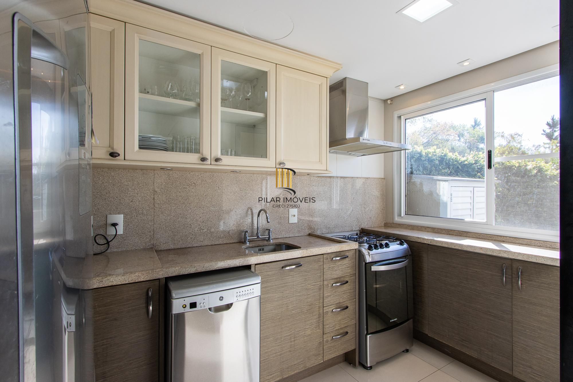 Casa condomínio | 3 dormitórios | 1 Suíte | 240,82 Privativos | 2 Vagas | Bairro Teresópolis