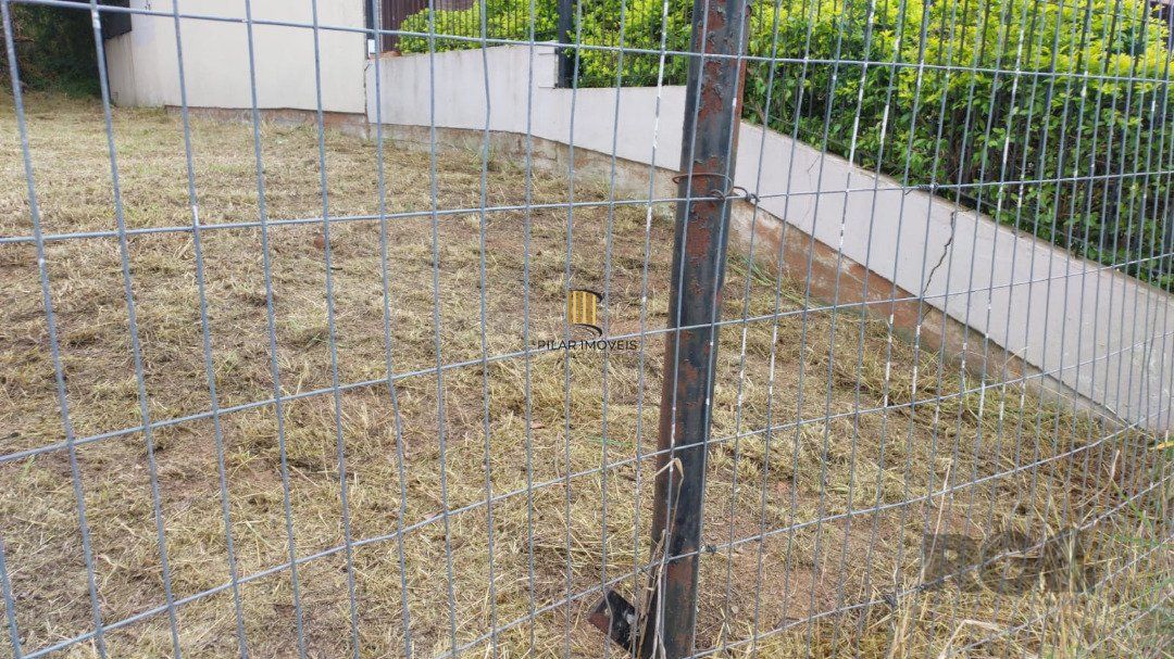 Terreno plano, medindo 207,50. 8,30x25,00.