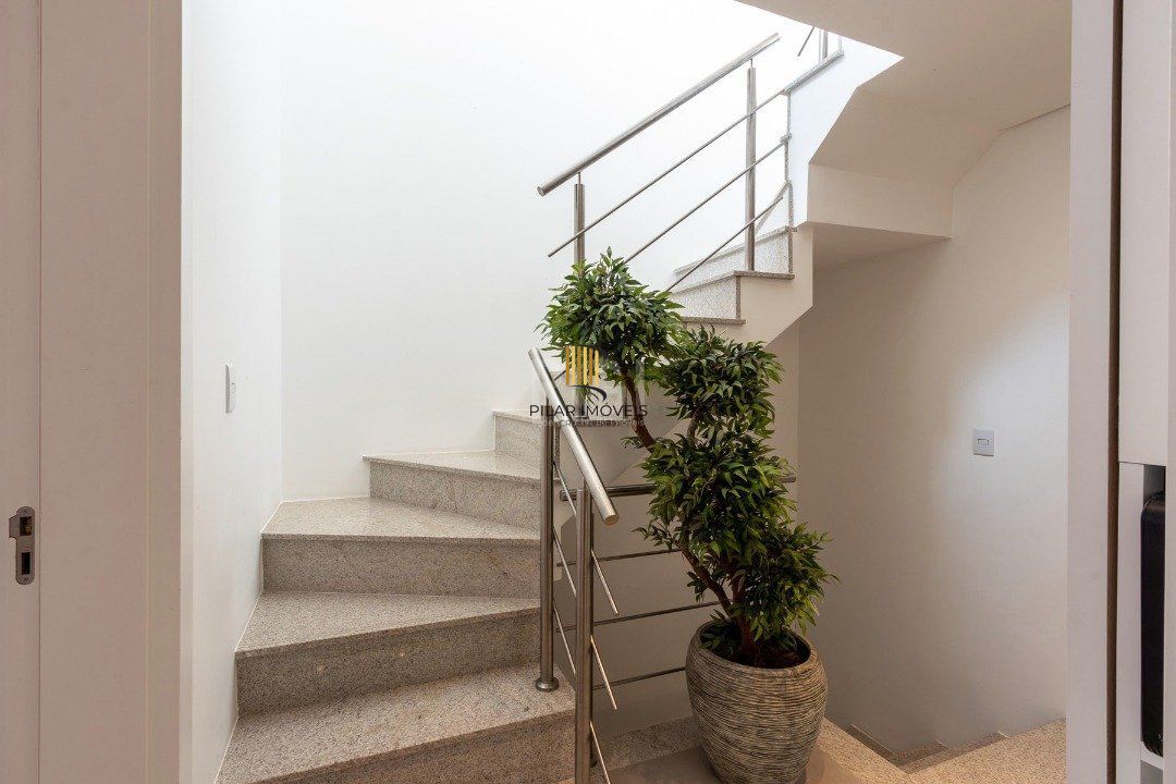 Casa Condominio para Venda - 202m², 3 dormitórios, sendo 1 suites, 2 vagas - Tristeza