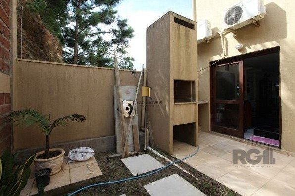Casa para Venda - 180m², 3 dormitórios, sendo 3 suites, 3 vagas - Hípica