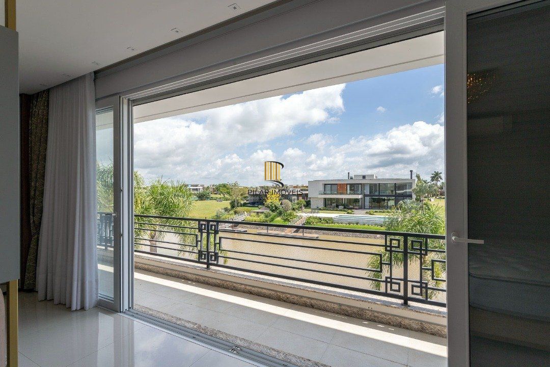Casa Condominio para Venda - 519m², 4 dormitórios, sendo 4 suites, 2 vagas - Sans Souci