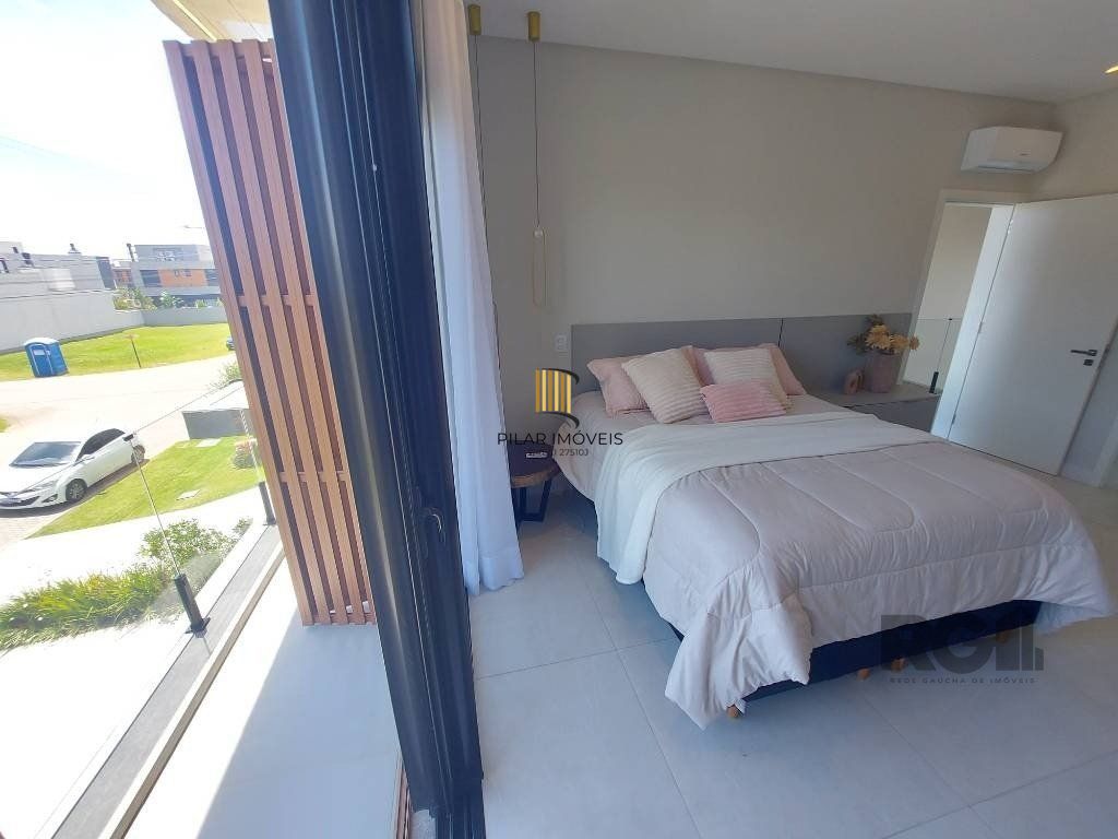 Casa de Condomínio 4 dormitórios no bairro Centro
