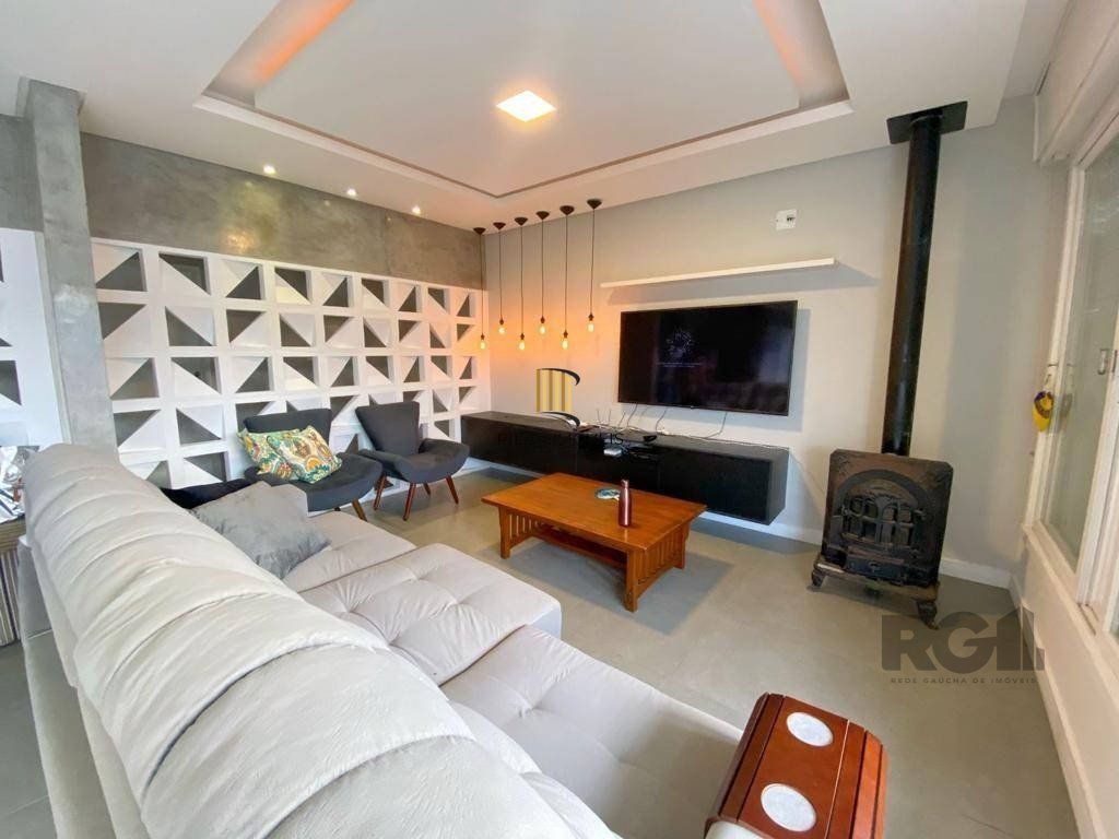 Casa 4 dormitórios no bairro Atlântida