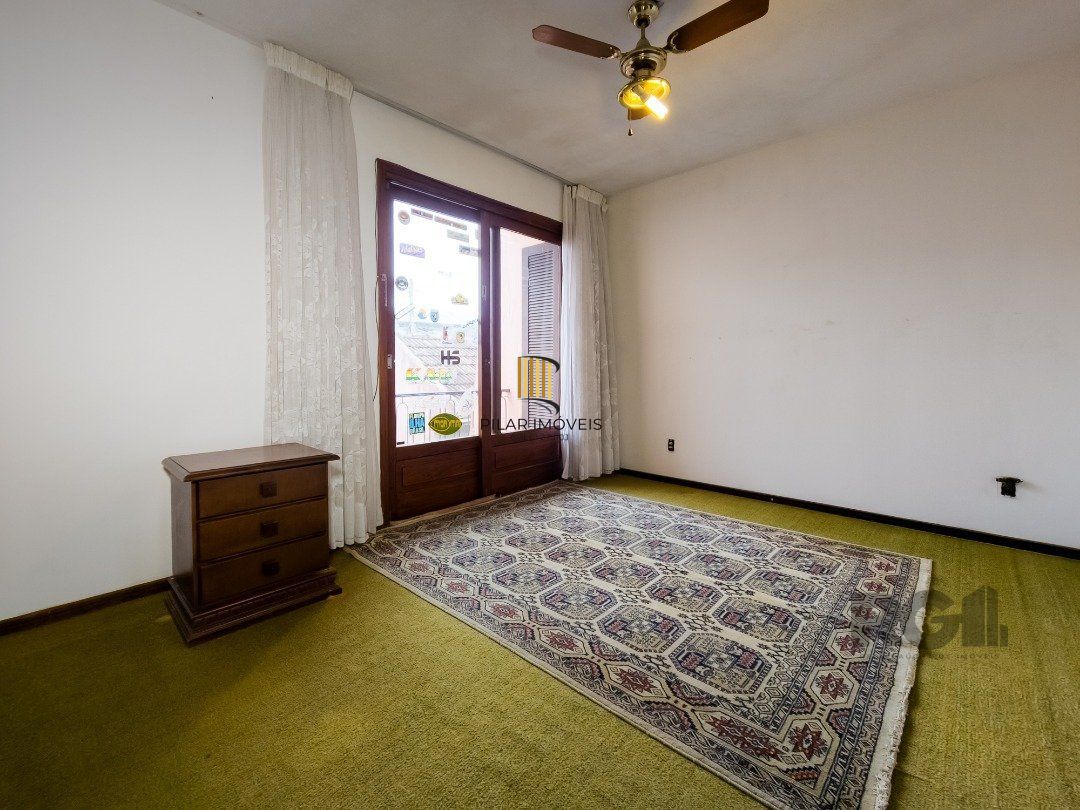 Casa 4 dormitórios no bairro Teresópolis