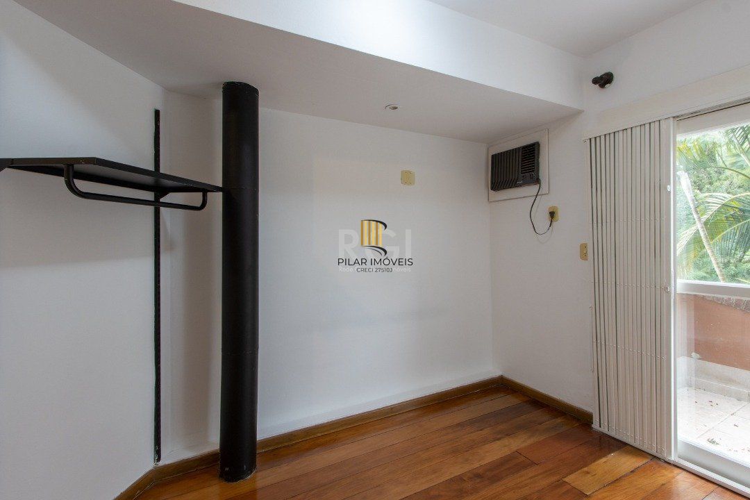 Sobrado com 300m² à venda, 3 quartos, 1 suite, 2 vagas - Bairro Espírito Santo