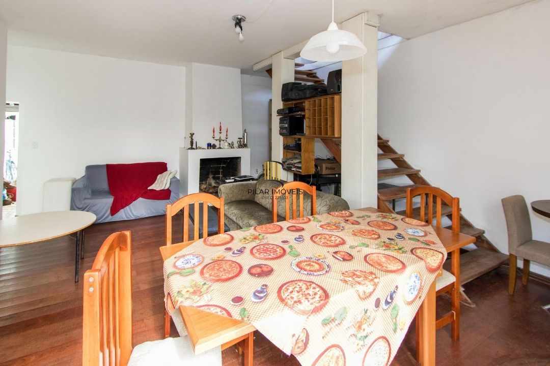 Casa para Venda - 281m², 3 dormitórios, sendo 1 suites, 3 vagas - Jardim Isabel