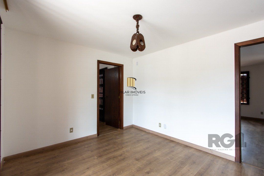 Casa para Venda - 205.5m², 3 dormitórios, sendo 2 suites, 3 vagas - Vila Nova