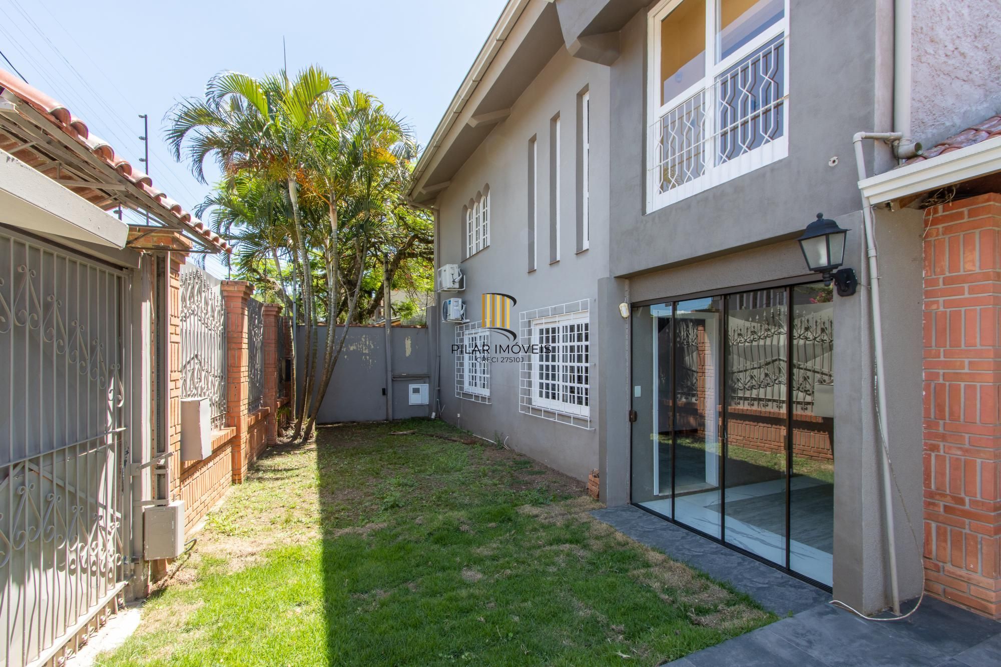 Casa Residencial à Venda no Bairro Guarujá, Porto Alegre, RS