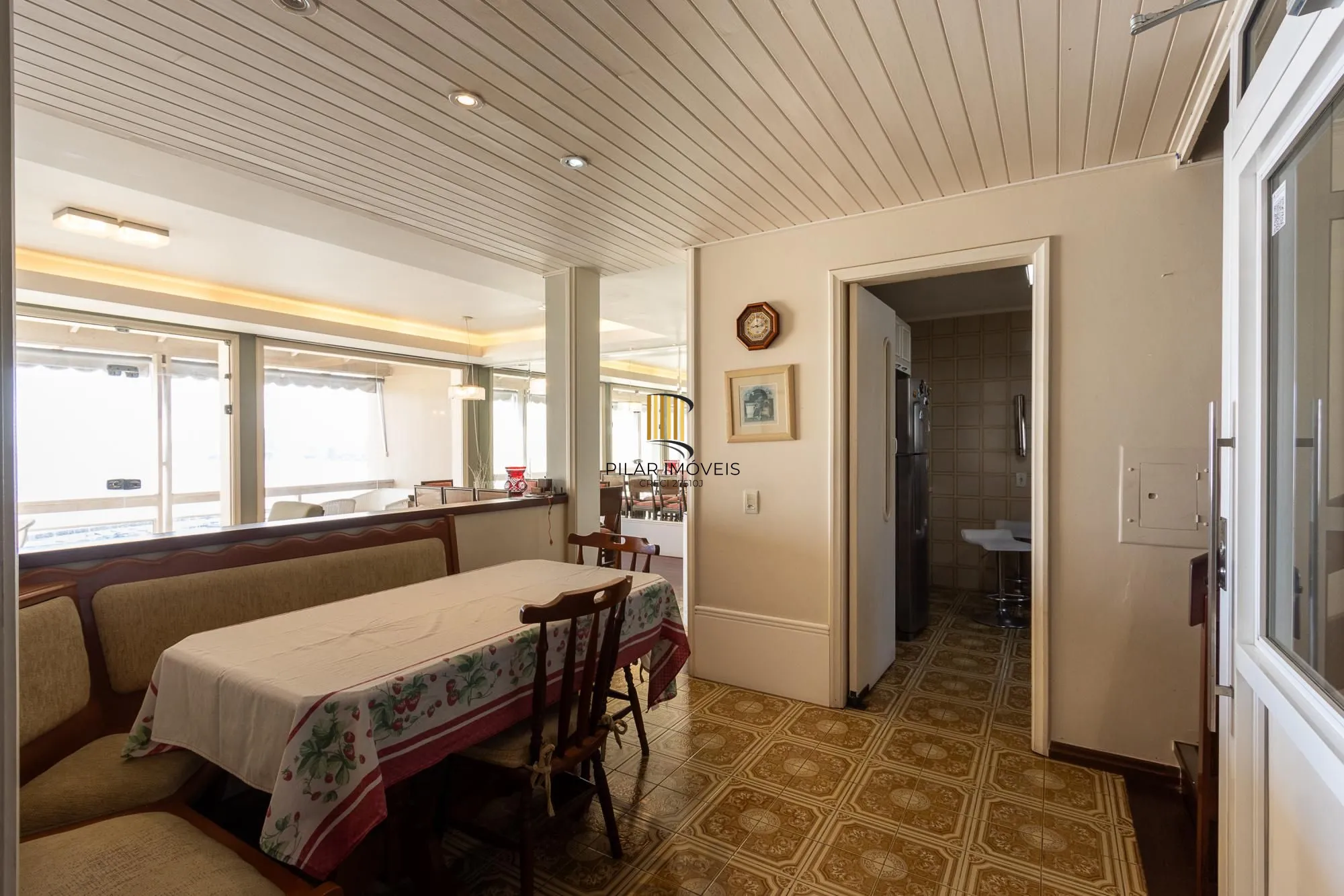 Residência em endereço nobre na Vila Assunção, com vista privilegiada para o Guaíba e clubes náuticos!