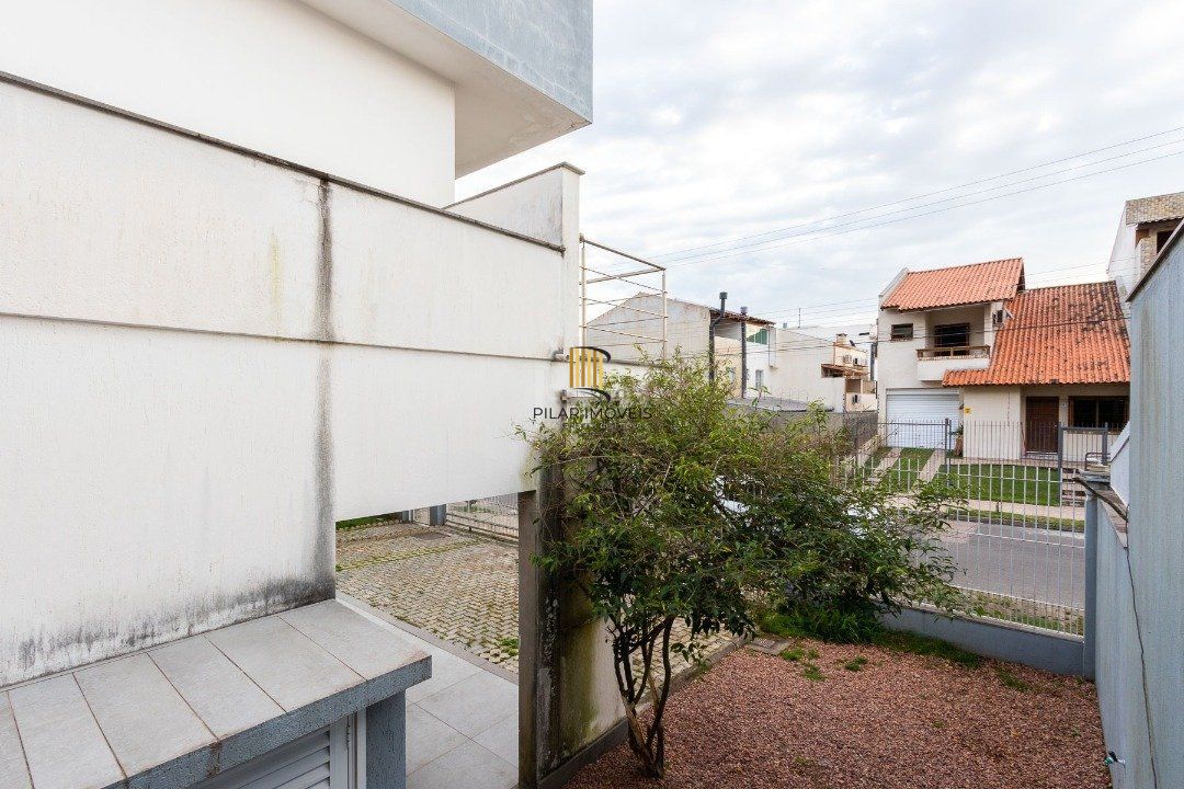 Casa para Venda - 377m², 4 dormitórios, sendo 3 suites, 3 vagas - Guarujá
