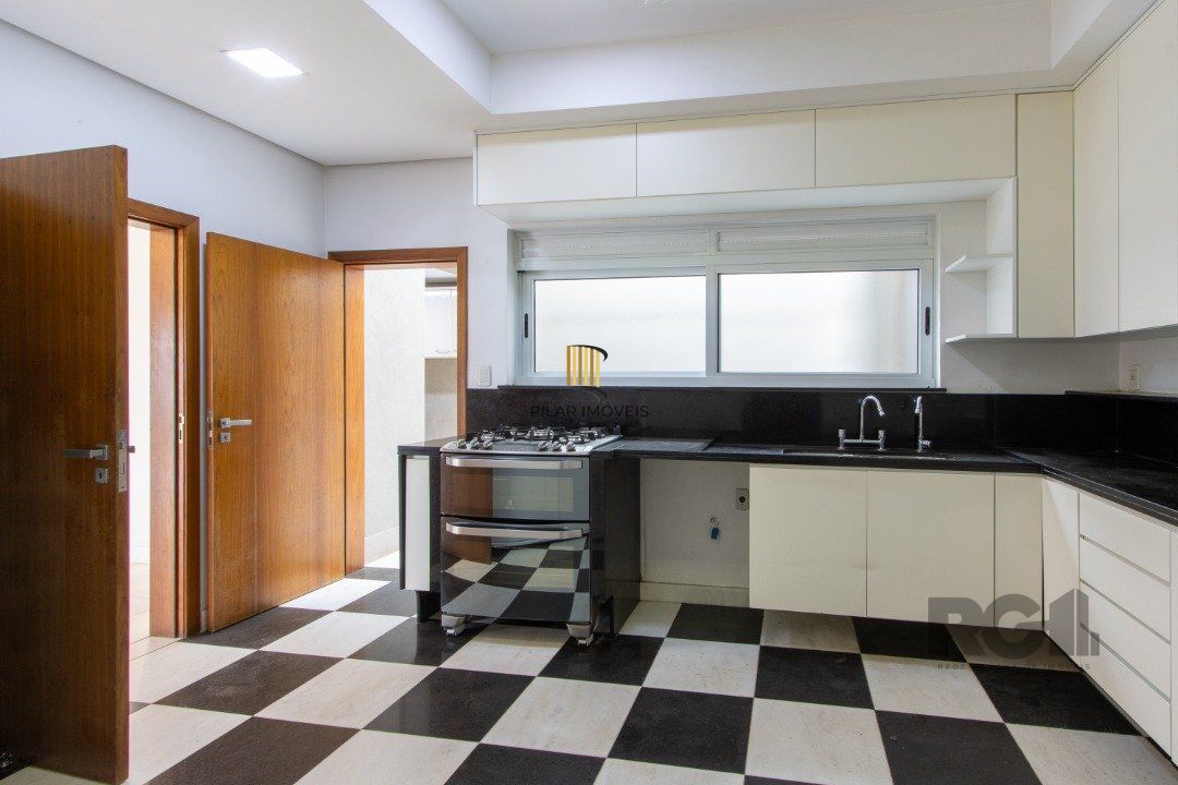 Casa 4 dormitórios no bairro Cristal