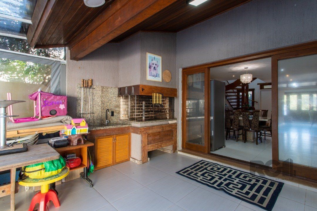 Casa de Condomínio 4 dormitórios no bairro Belém Novo