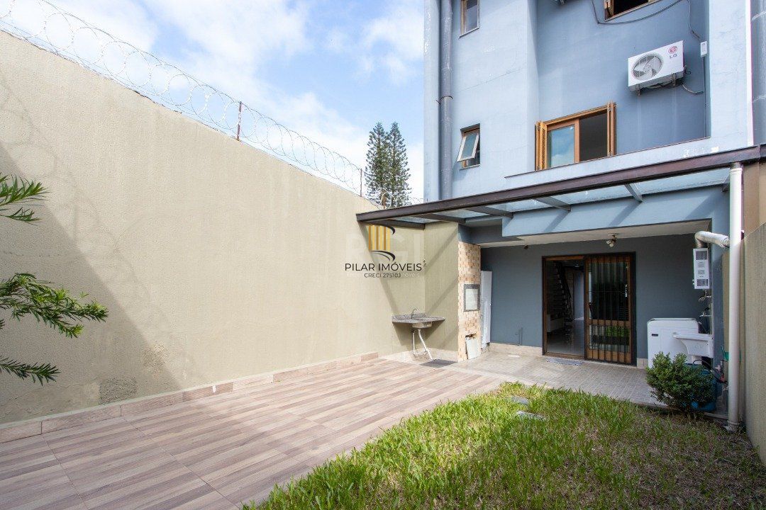 Casa para Venda - 204m², 3 dormitórios, sendo 3 suites, 2 vagas - Espirito Santo