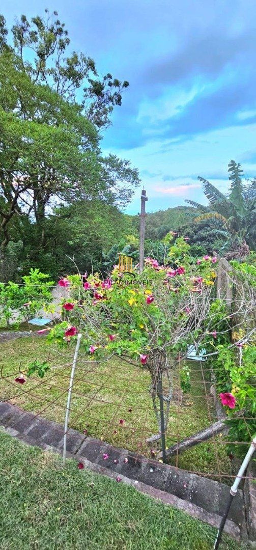 Casa para Venda - 350m², 5 dormitórios, sendo 1 suite, 6vagas - Cristal