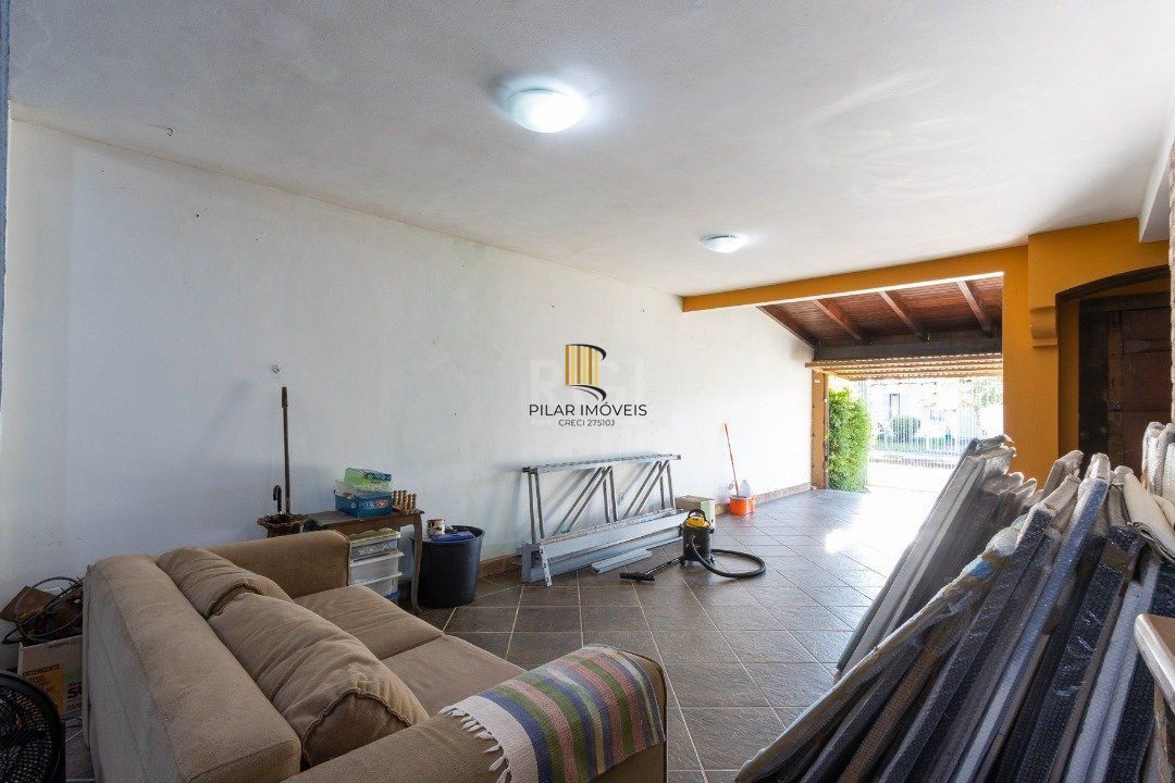 Casa para Venda - 244m², 3 dormitórios, sendo 1 suites, 2 vagas - Guarujá