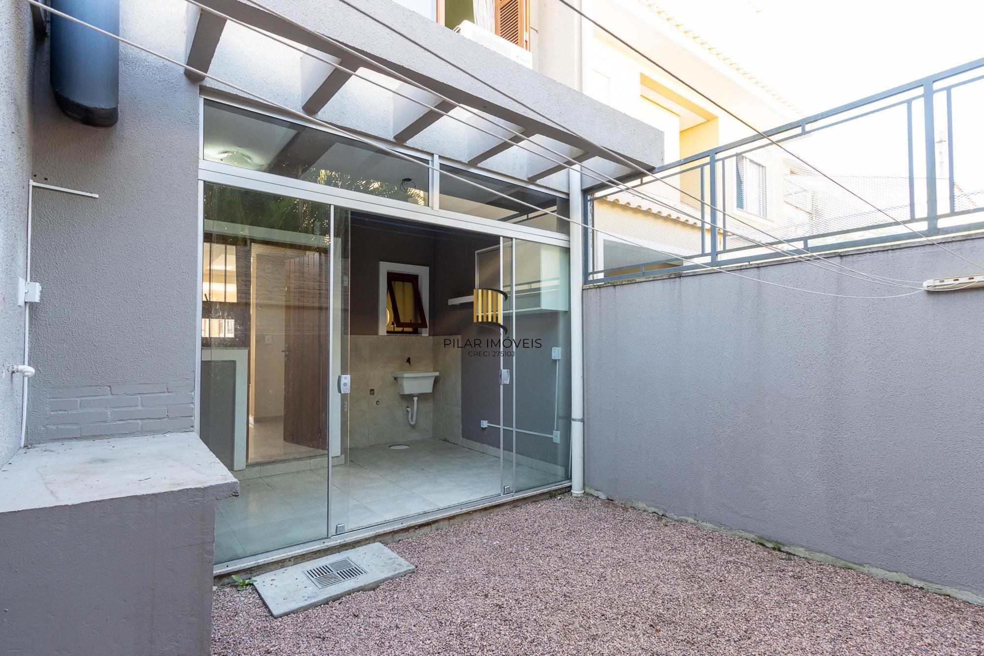 Casa para Venda - 135.78m², 3 dormitórios, sendo 3 suites, 1 vaga - Guarujá