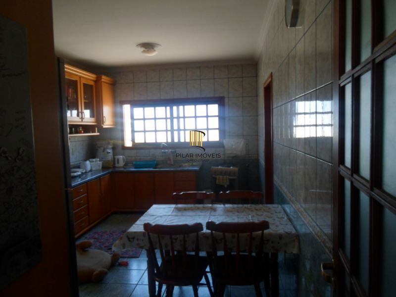 Casa para Venda - 400m², 6 dormitórios, sendo 2 suites, 5 vagas - Santo Antonio
