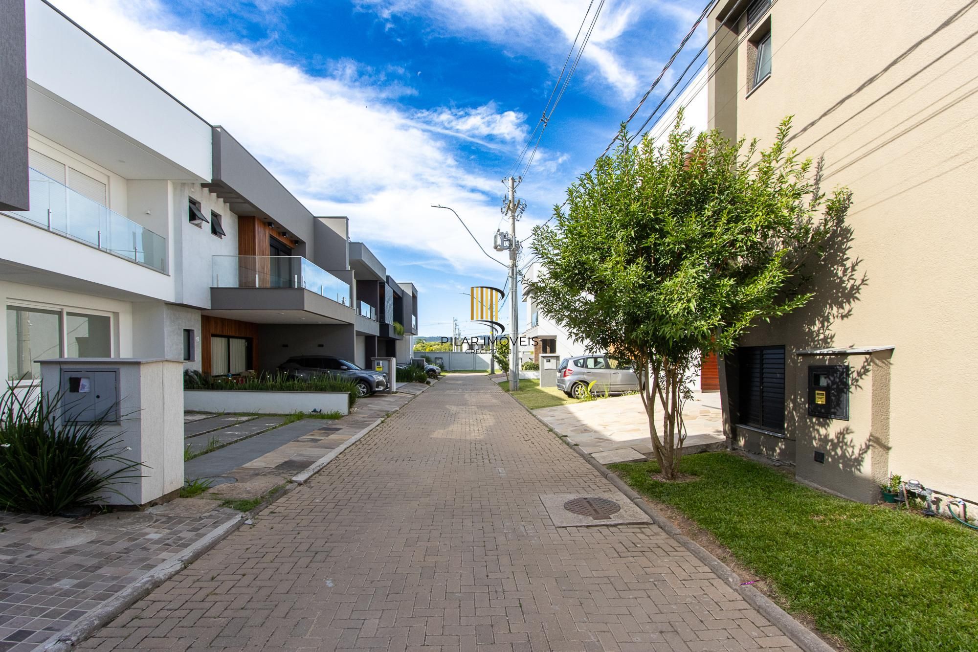 Casa de condomínio, 3 dormitórios, 3 suítes.