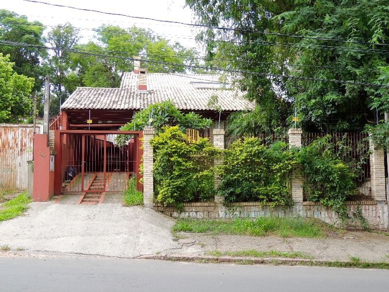 Casa para Venda com 3 dormitórios, sendo 2 suites e 3 vagas no bairro Belém Novo - Pilar Imóveis
