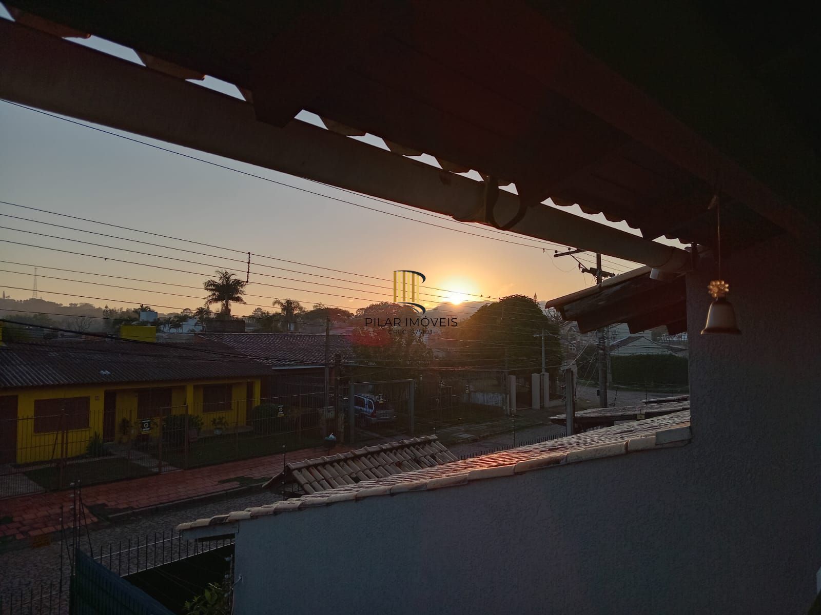 Excelente oportunidade de adquirir um sobrado no charmoso bairro Guarujá
