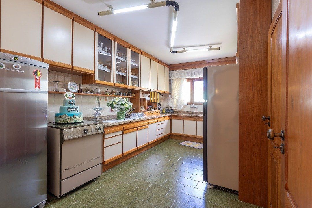 Casa para Venda - 725m², 4 dormitórios, sendo 1 suites, 4 vagas - Vila Assunção