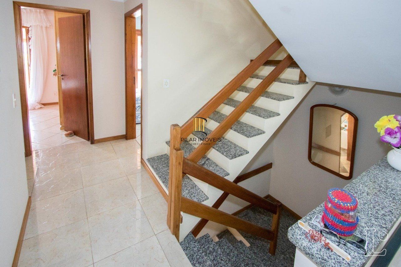 Casa para Venda com 3 dormitórios, sendo 1 suites, e 3 vagas no bairro Imperial Parque