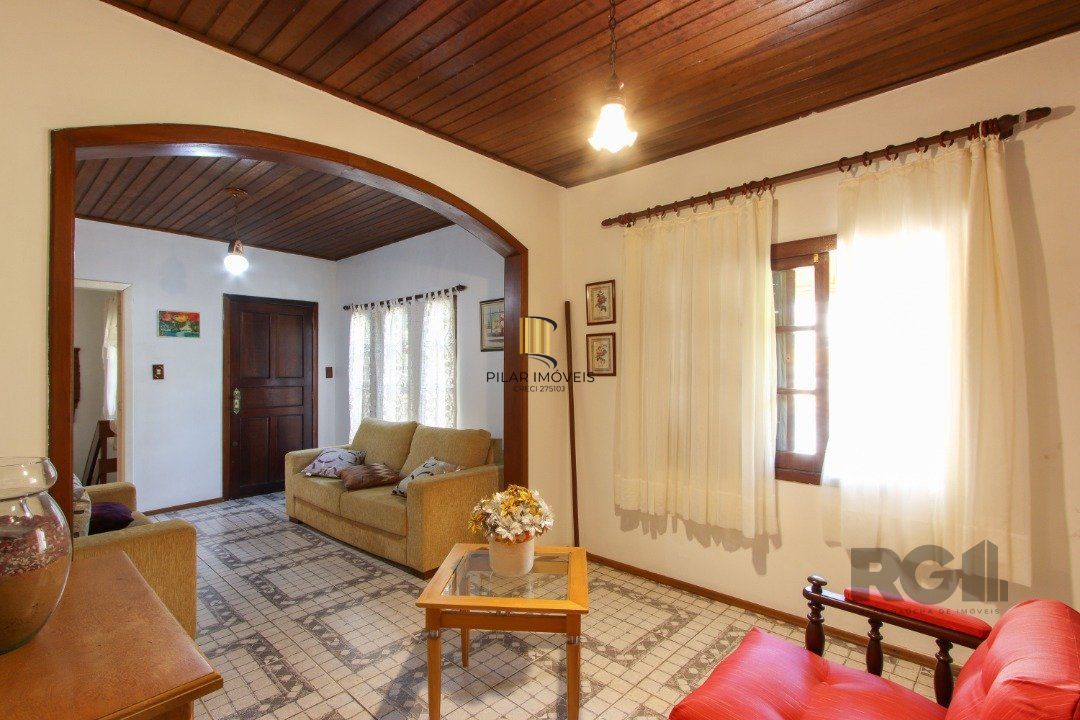 Casa 04 dormitórios, 02 suítes, living 02 ambientes