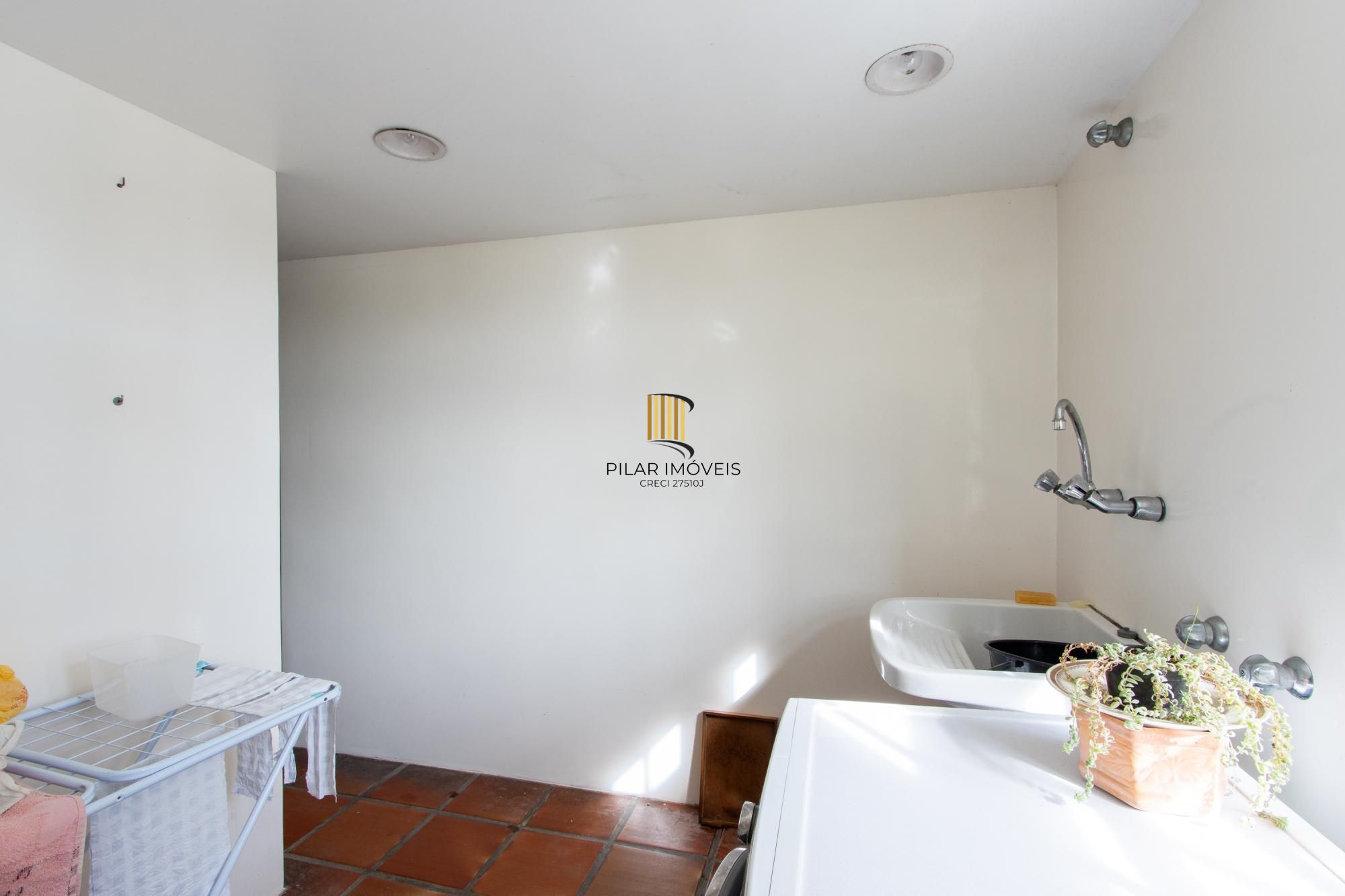 Casa com piscina Bairro Cristal
