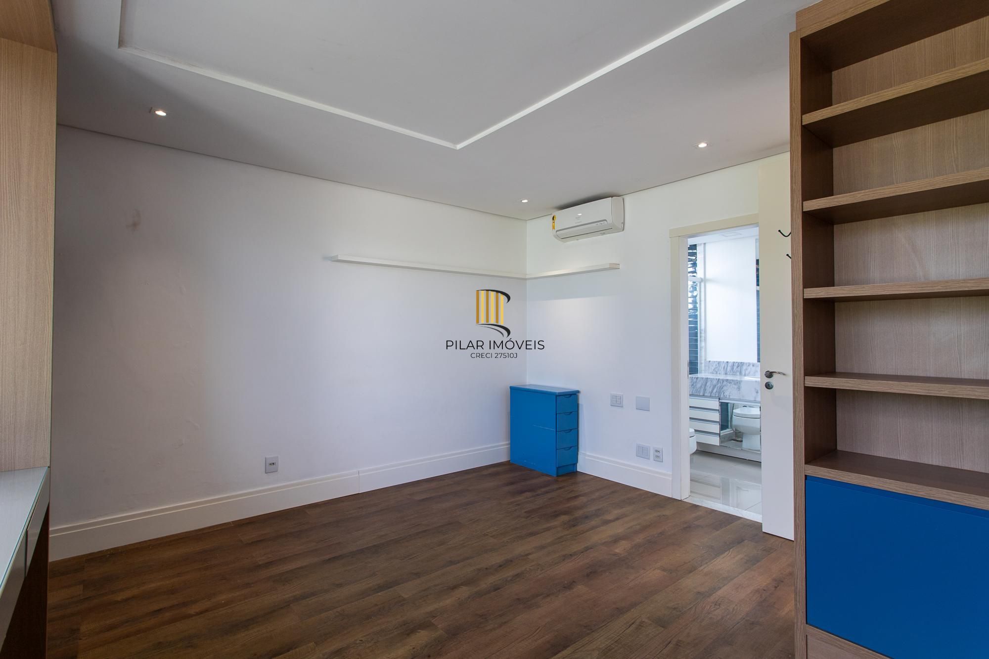 Casa de Condomínio 4 dormitórios no bairro Terraville