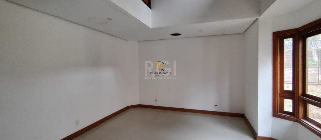 Casa para Venda com 3 dormitórios, sendo 1 suites e 2 vagas no bairro Tristeza