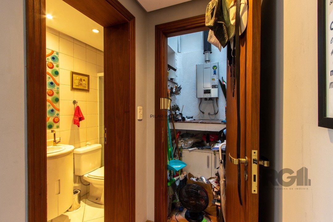 Casa 3 dormitórios no bairro Medianeira