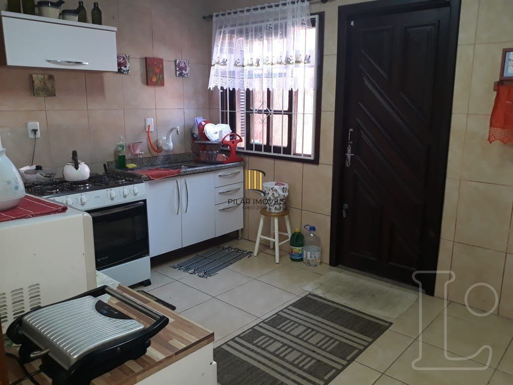 Casa para Venda - 114m², 2 dormitórios, sendo 1 suites, 2 vagas - Zona Nova