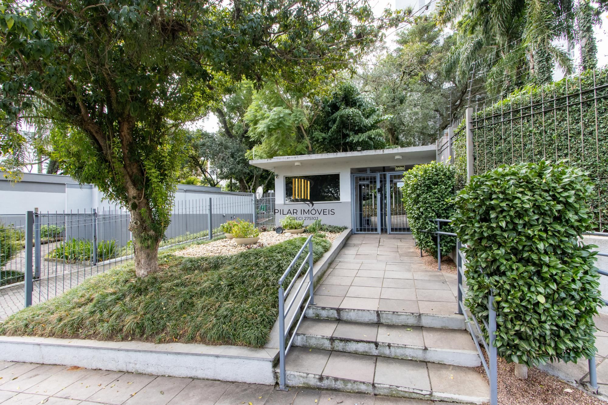 Apartamento no Bairro Cristal de 3 dormitórios,1 Suíte, Semi mobiliado com 1 vaga escriturada