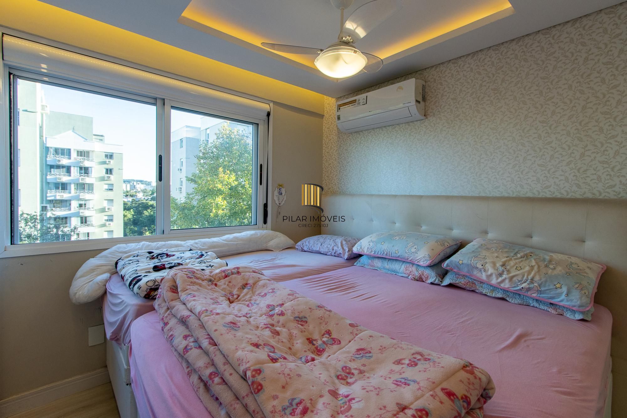 Apartamento com 2 dormitórios no bairro Cavalhada