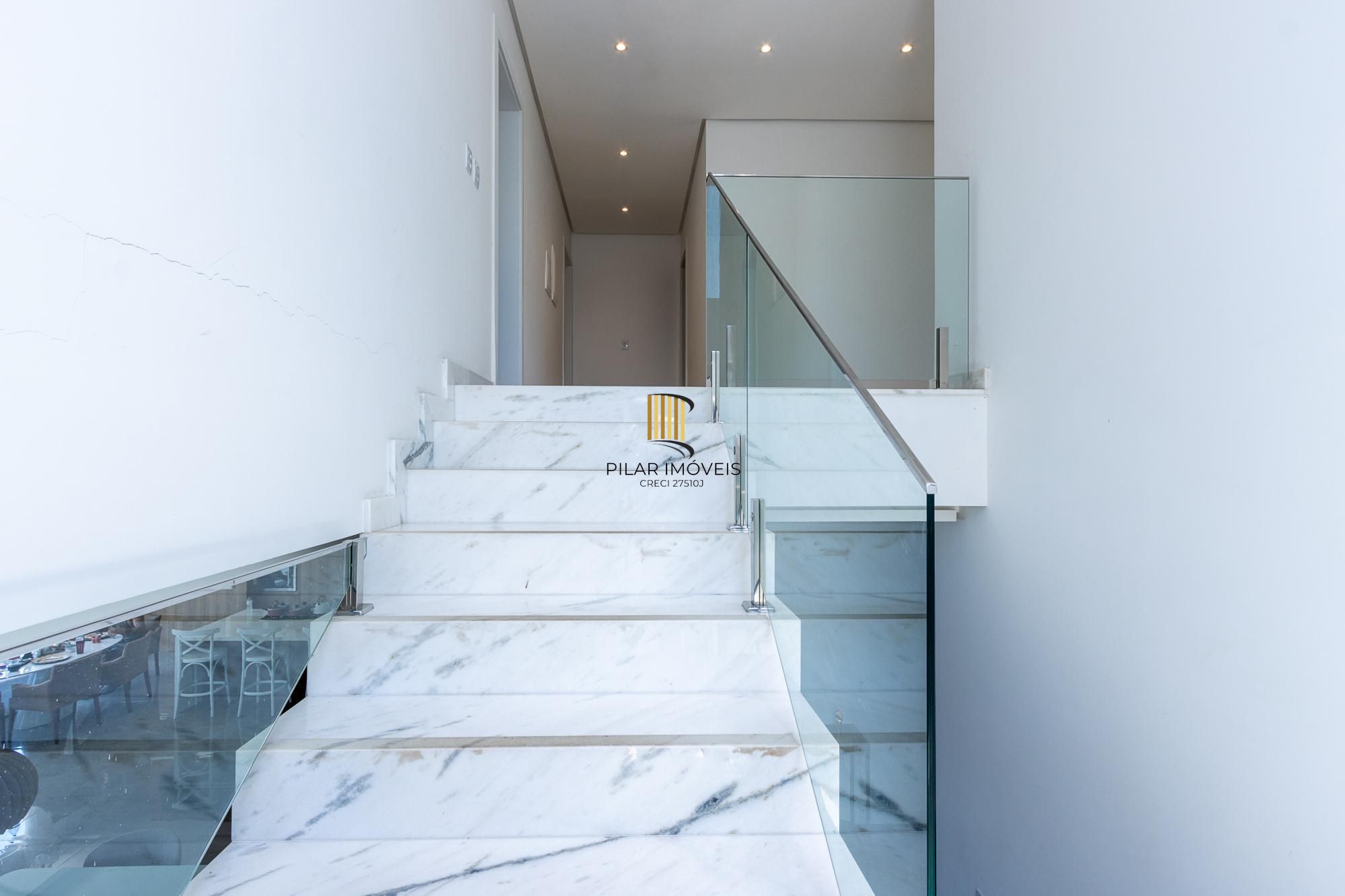 Casa de Condomínio 4 dormitórios no bairro Vila Nova