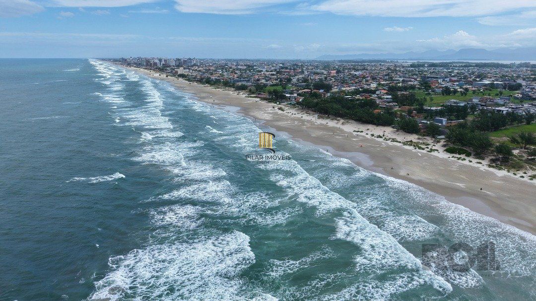 CASA A? VENDA  EM CAPA?O DA CANOA PRO?XIMA AO MAR!