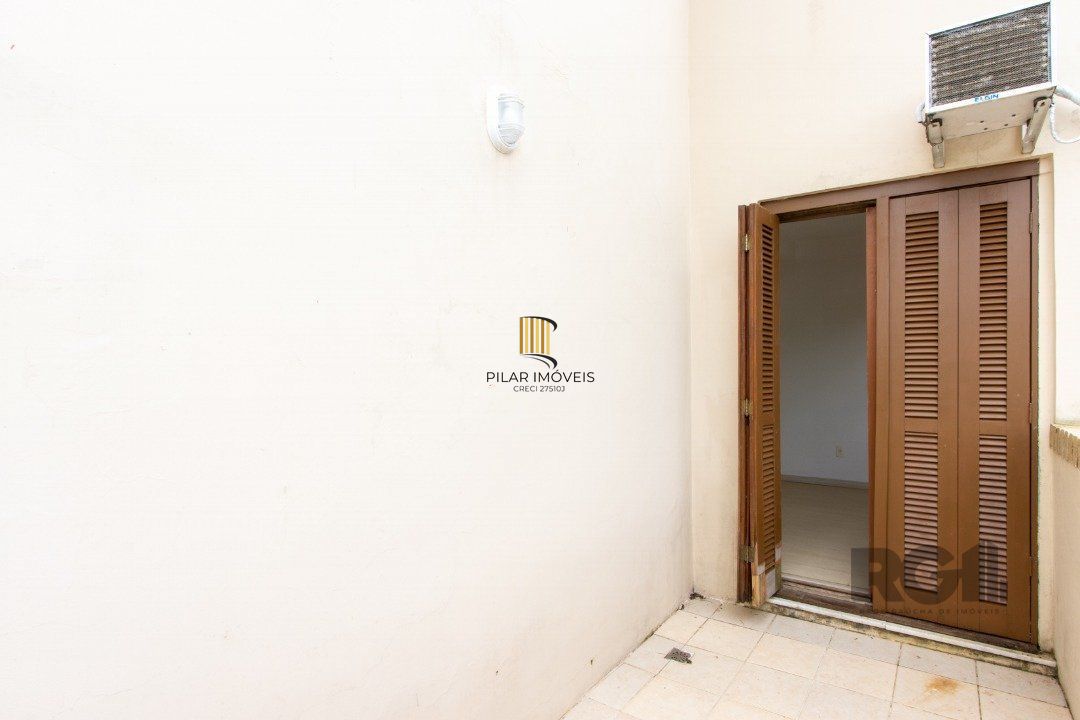 Casa 4 dormitórios no bairro Ipanema