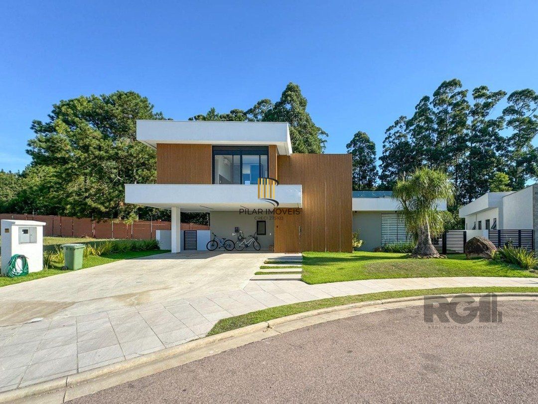 Casa Condominio para Venda - 340m², 4 dormitórios, sendo 4 suites, 4 vagas - Alphaville