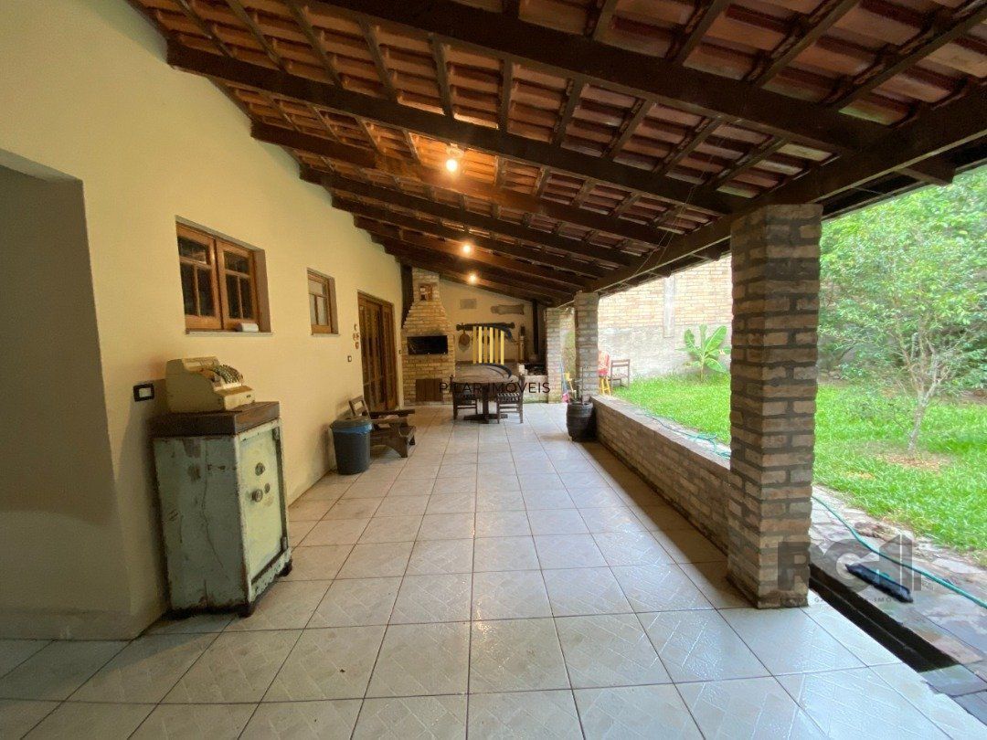 Casa para Venda - 350m², 4 dormitórios, sendo 4 suites, 4 vagas - Tristeza